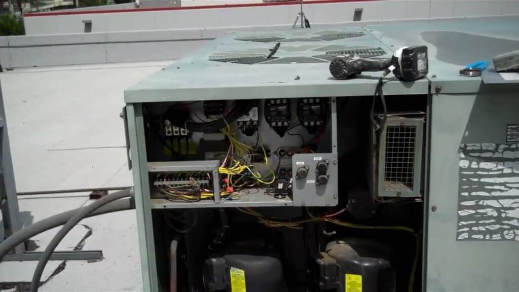 Co způsobuje selhání transformátoru HVAC?